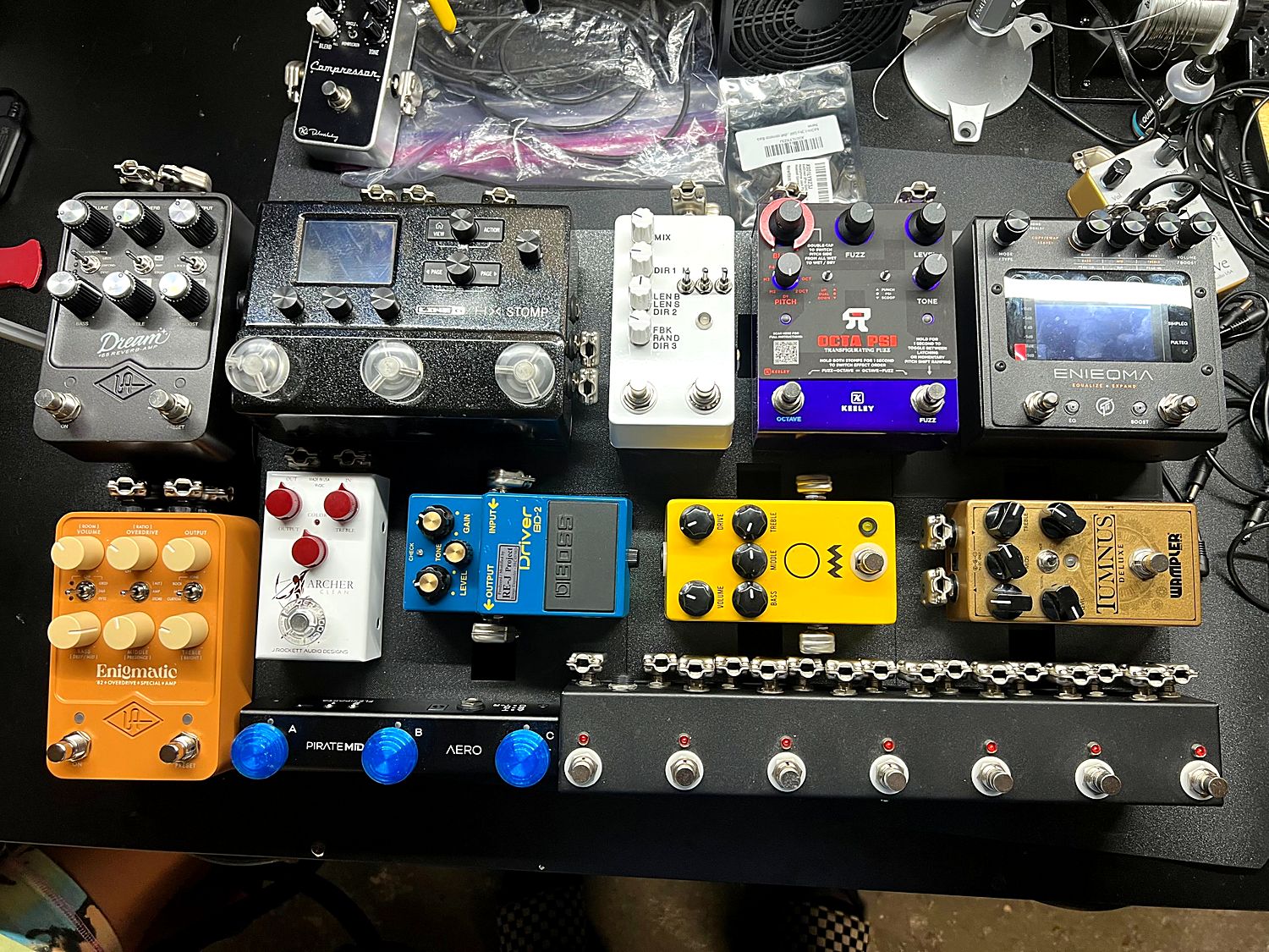 Pedalboard with HX Stomp, UAFX amp pedals and analog pedals